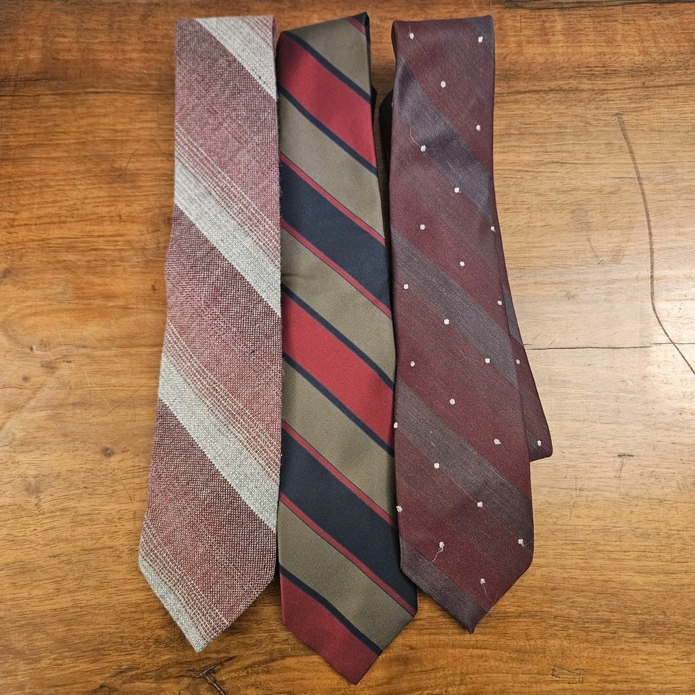 Vintage Men's Ties Lot Of 3 Red Striped Wembley Polyester Silk Preppy‎